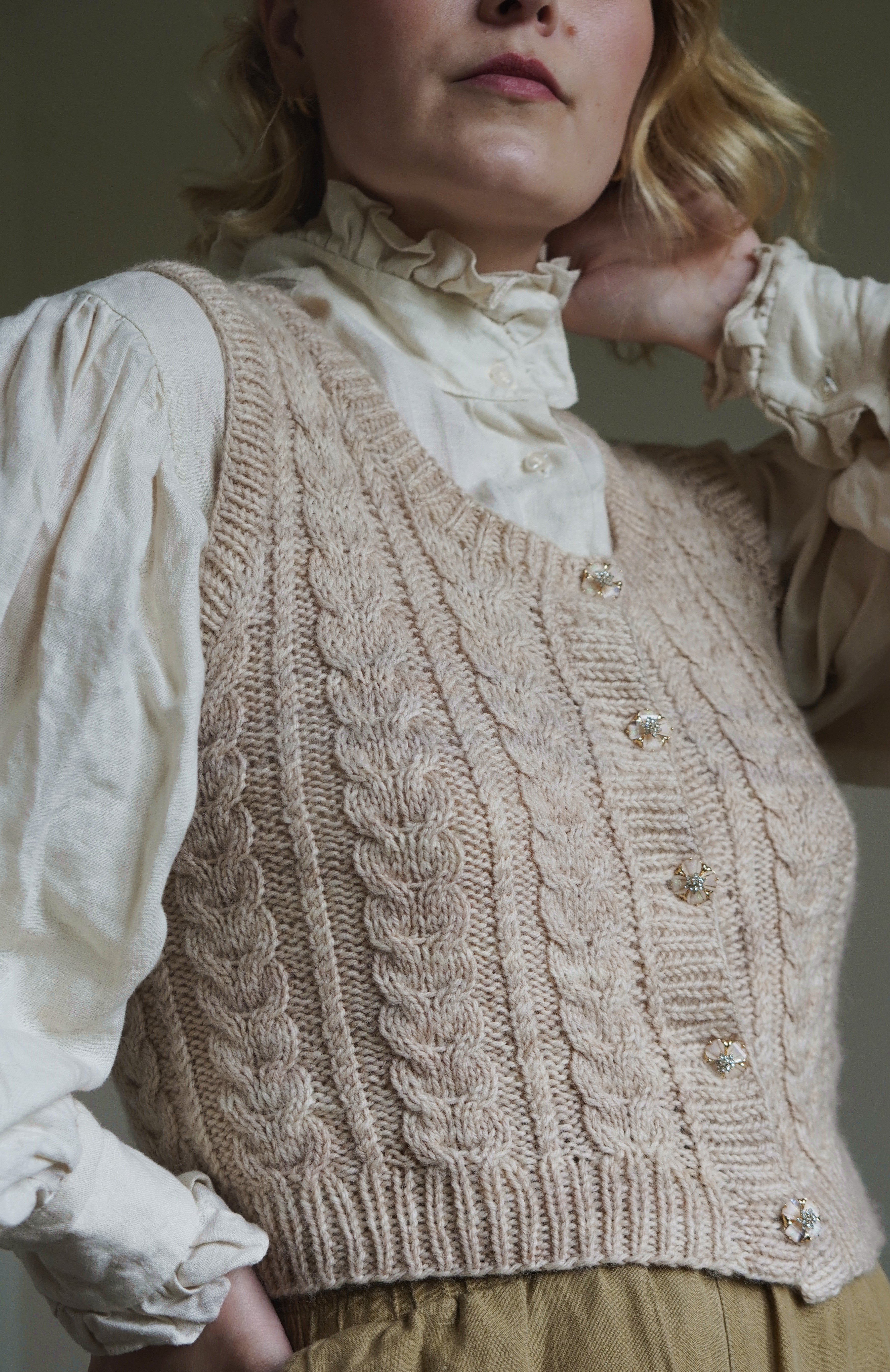 Bela Vest Knitting Pattern PDF (English, French & Norwegian